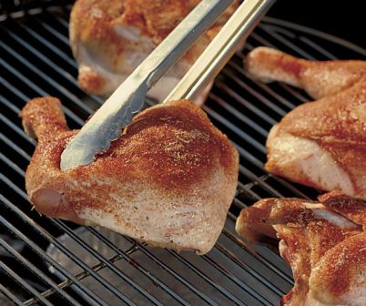 Kuře připravované na grilu má skutečně lahodnou chuť a příjemně křupe.