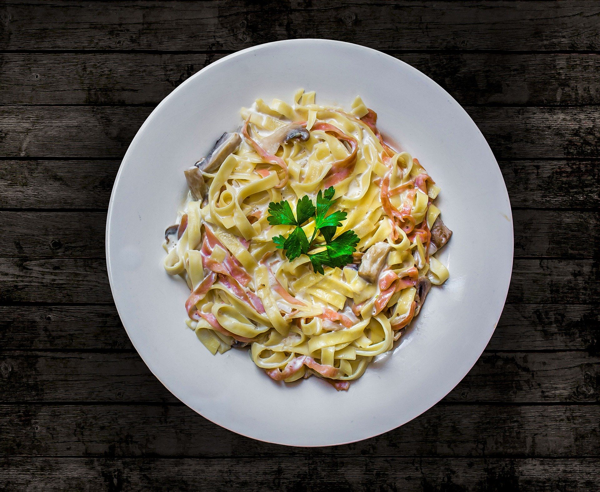 Tagliatelle ala carbonara s cuketou a pancettou