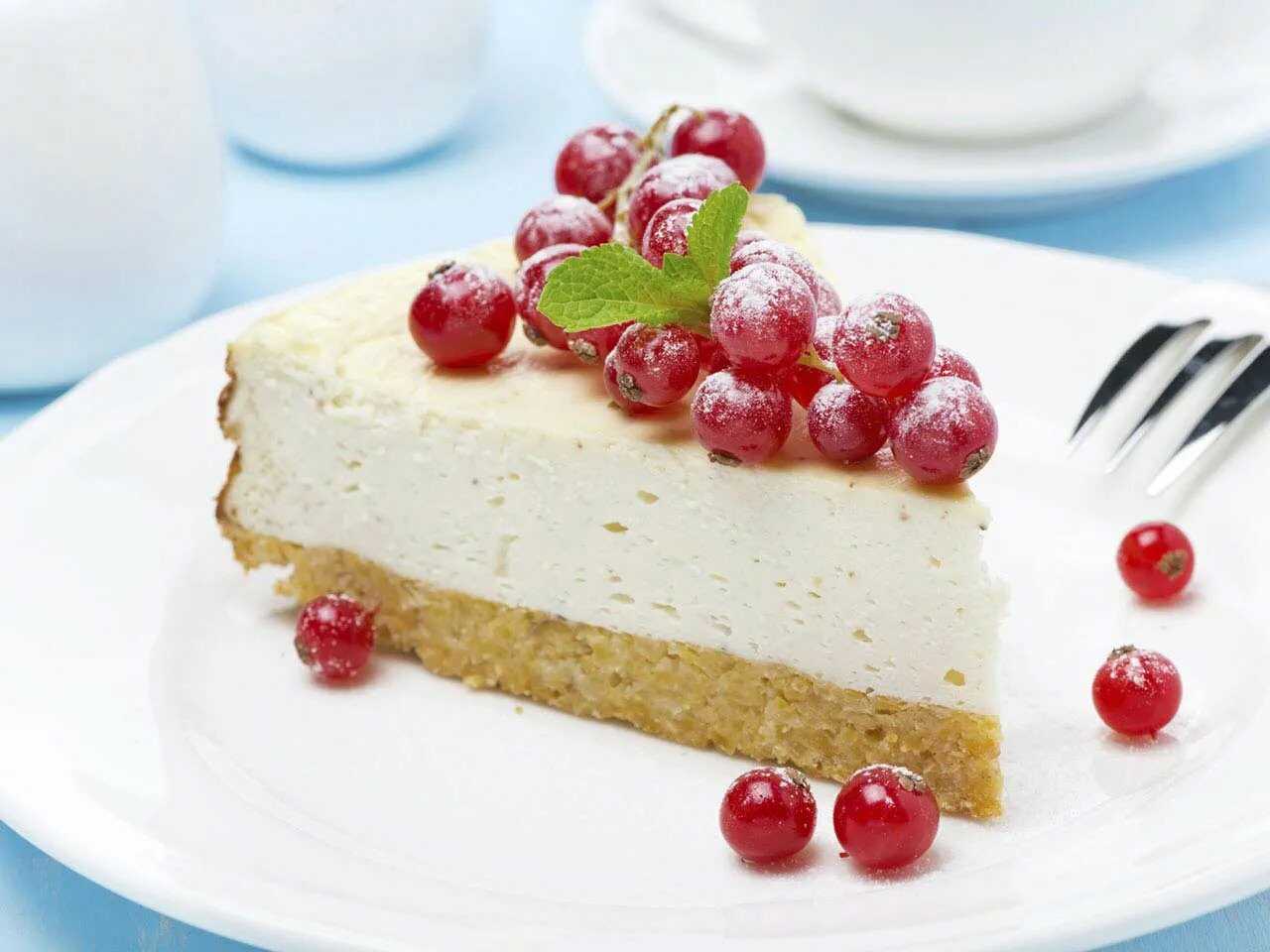 Cheesecake s červeným rybízem