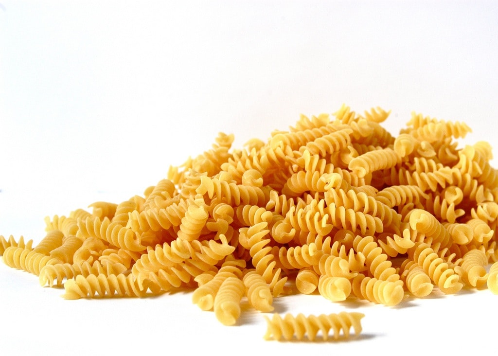 Spirálovité těstoviny fusilli.