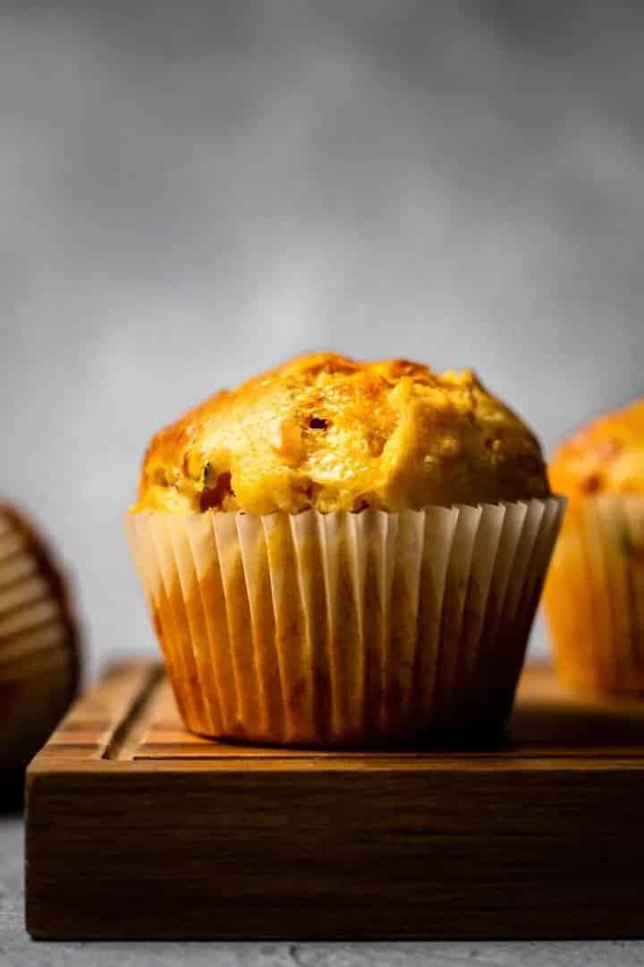 Slané muffiny se šunkou a sýrem